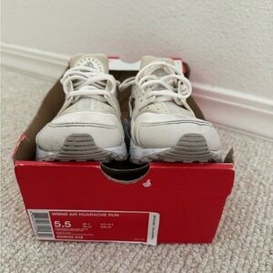 Nike Air Huarache Run Size 5.5 Women (Phantom/Lt Iron Ore- White)